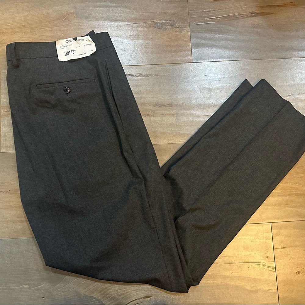 Calvin Klein Gray Dress Pants with Wool-Blend Fabric